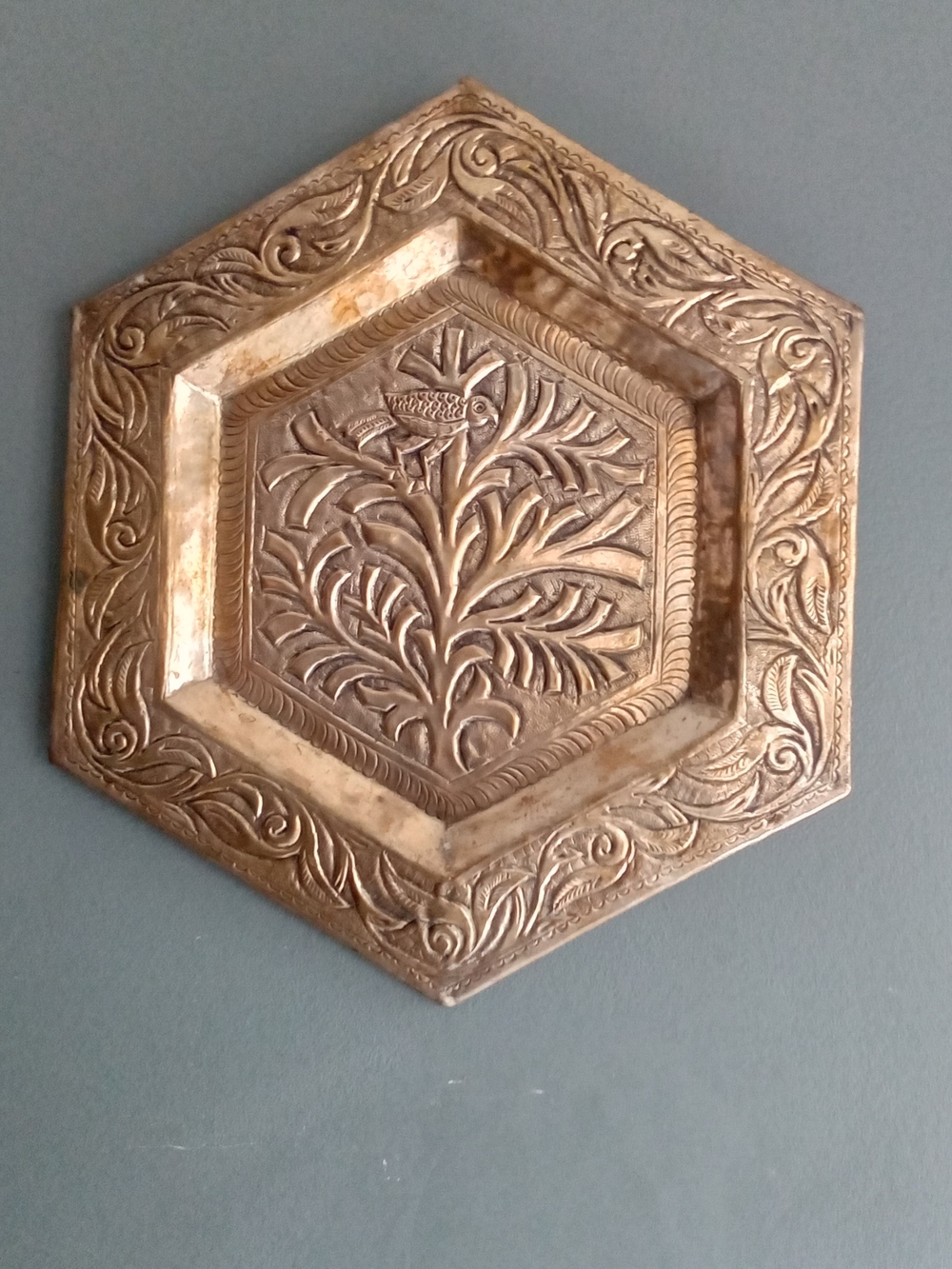 Ornate Hexagonal Floral Relief Wall Plaque - Silver Finish